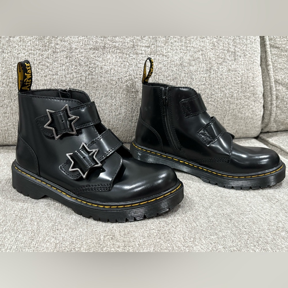 Dr. Martens Kids' Devon Bex Star Water Repellent Boots